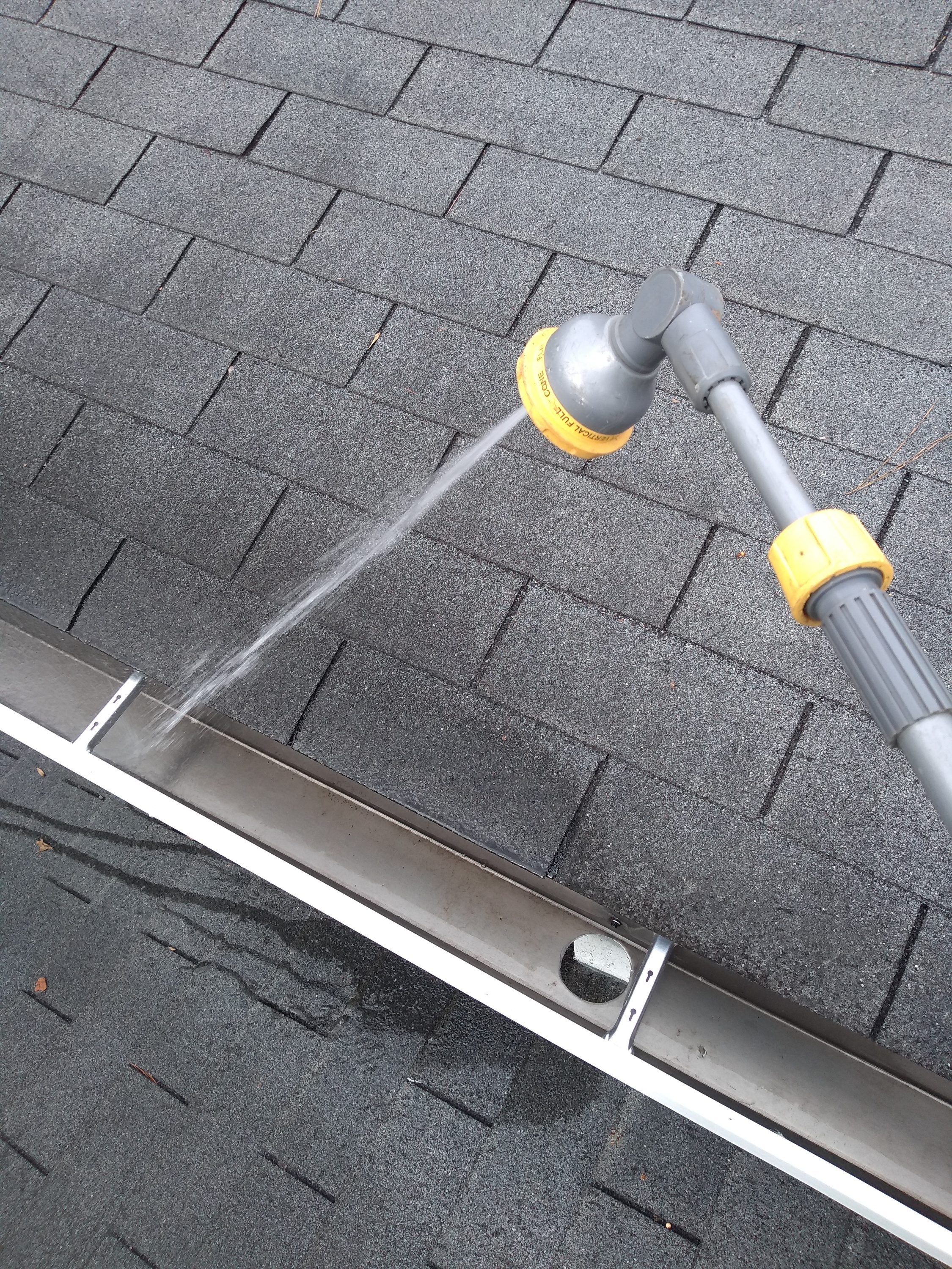 We Get Gutters Clean Cleveland Image